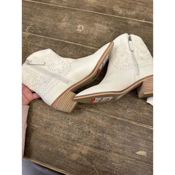 Dolce Vita Solow Stud Off White Leather Western Boot Womens Size 6.5 Cowgirl - Picture 6 of 12